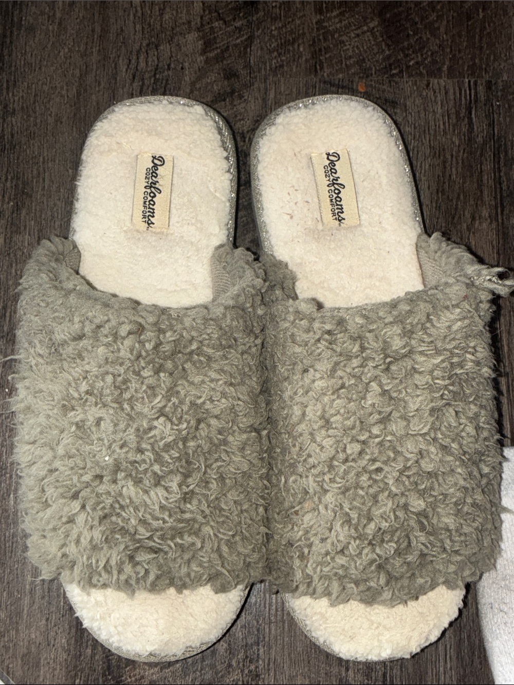 dearfoams Sherpa Slide Slippers in Olive Green